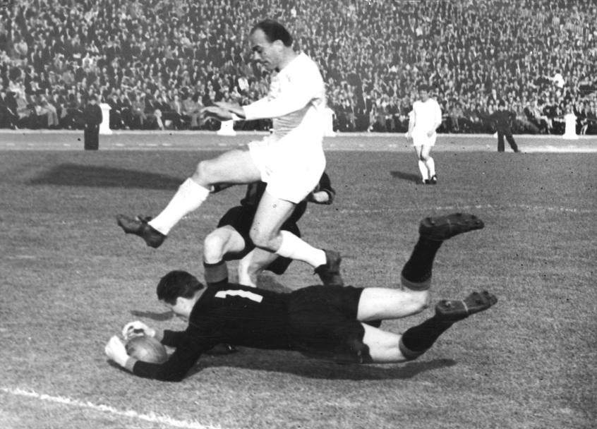 Real-Milan 3-2, finale Coppa dei Campioni del 1958: Soldan anticipa uno scatenato Di Stefano